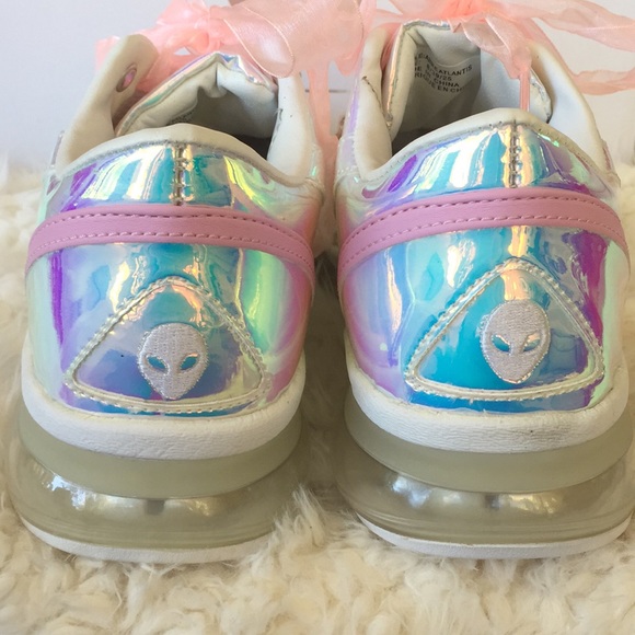 💕Samples💕YRU Holographic Aiire Sneakers - Picture 5 of 8